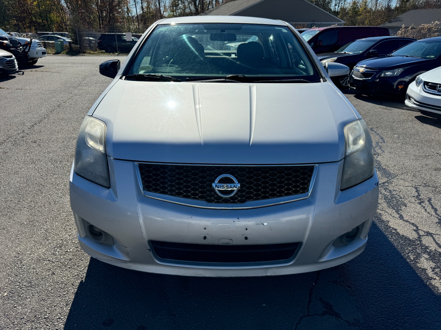 2010 Nissan Sentra SR photo 1