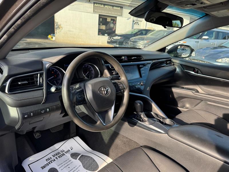 2019 Toyota Camry LE photo 10
