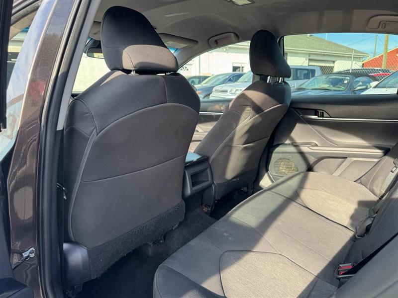 2019 Toyota Camry LE photo 12