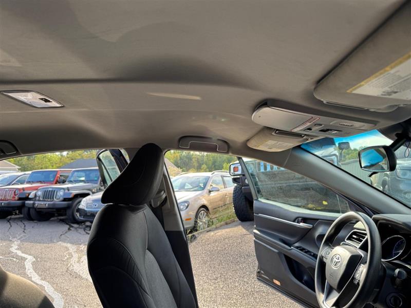 2019 Toyota Camry LE photo 17