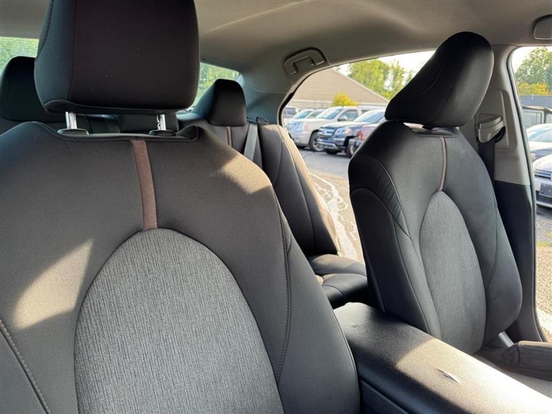 2019 Toyota Camry LE photo 18