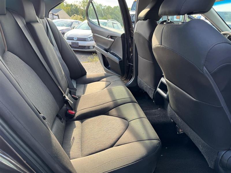 2019 Toyota Camry LE photo 22