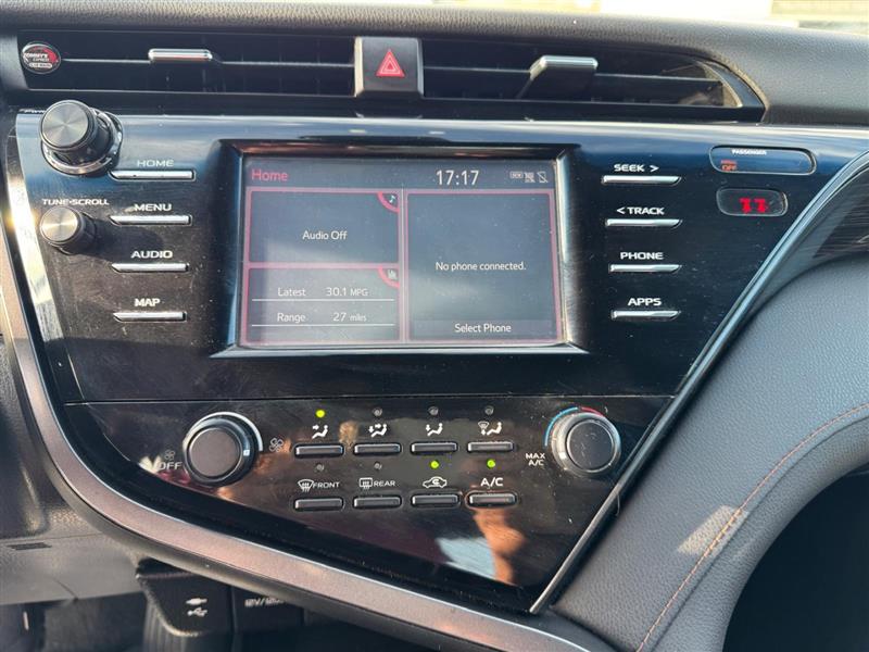 2019 Toyota Camry LE photo 25