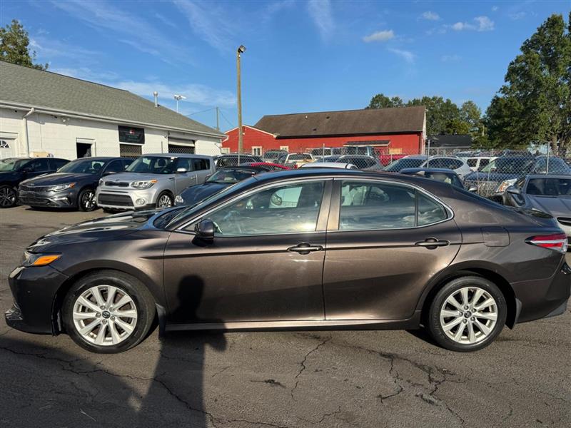 2019 Toyota Camry LE photo 3