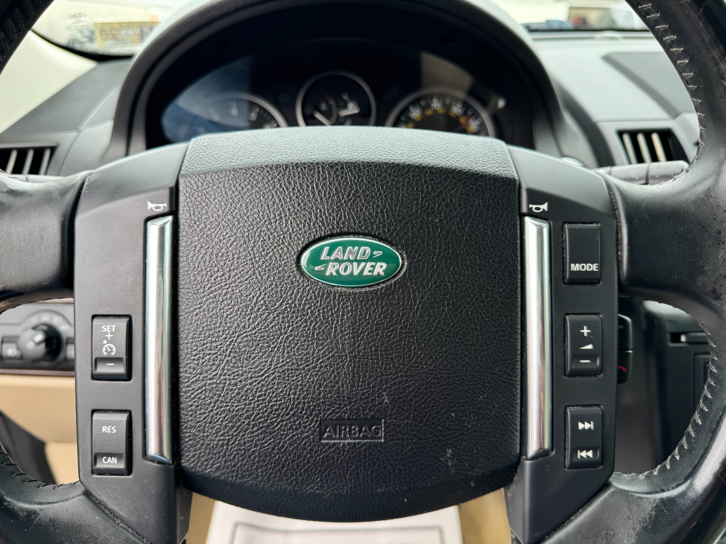 2012 Land Rover LR2 Base photo 29