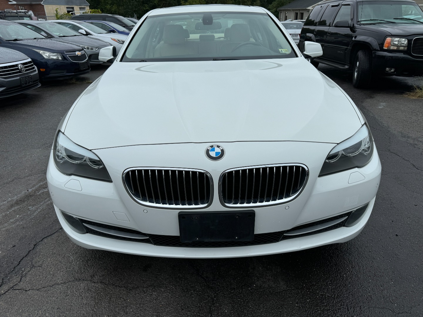 2011 BMW 5 Series 528i photo 1