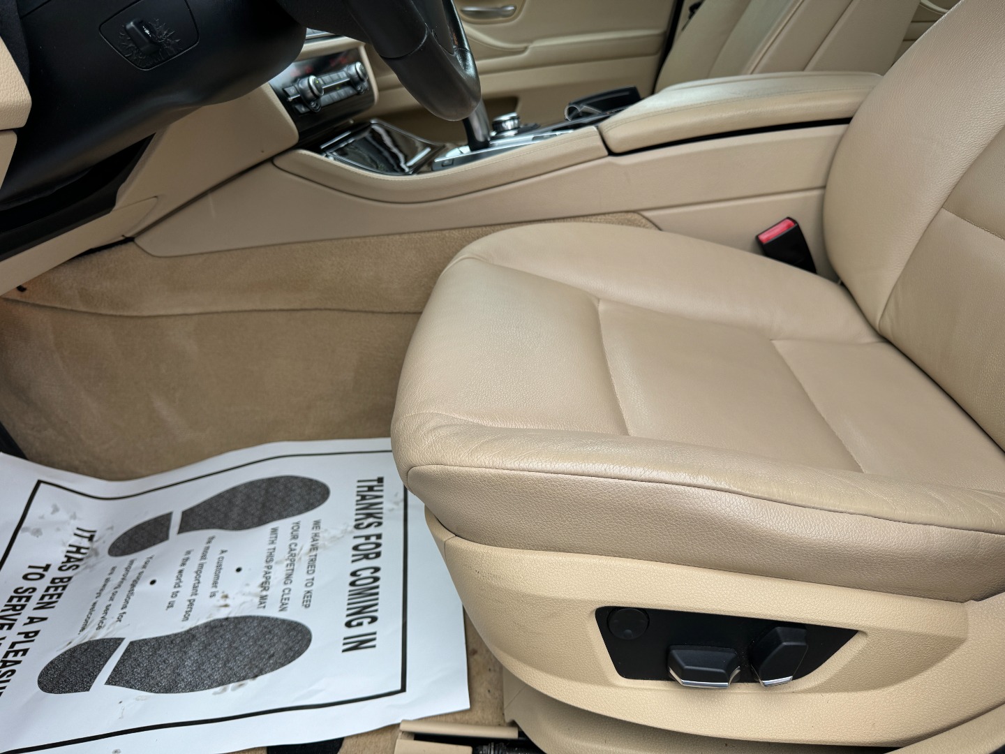 2011 BMW 5 Series 528i photo 25