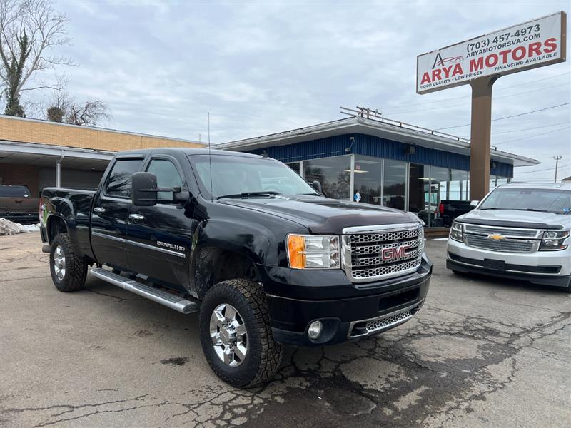2013 GMC SIERRA 2500HD Denali 4D 6 1/2 ft 6.6L Turbo Diesel Duramax