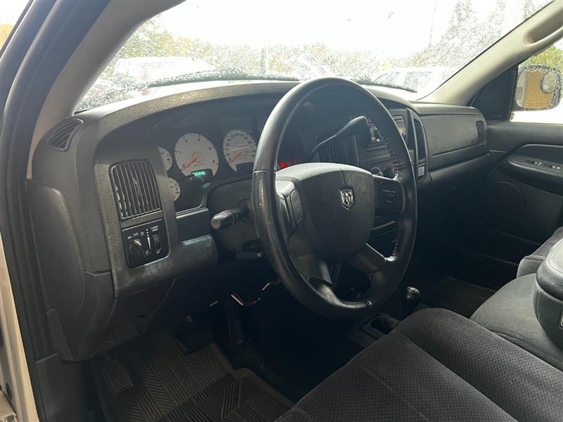 2005 Dodge Ram 2500 Pickup SLT photo 13