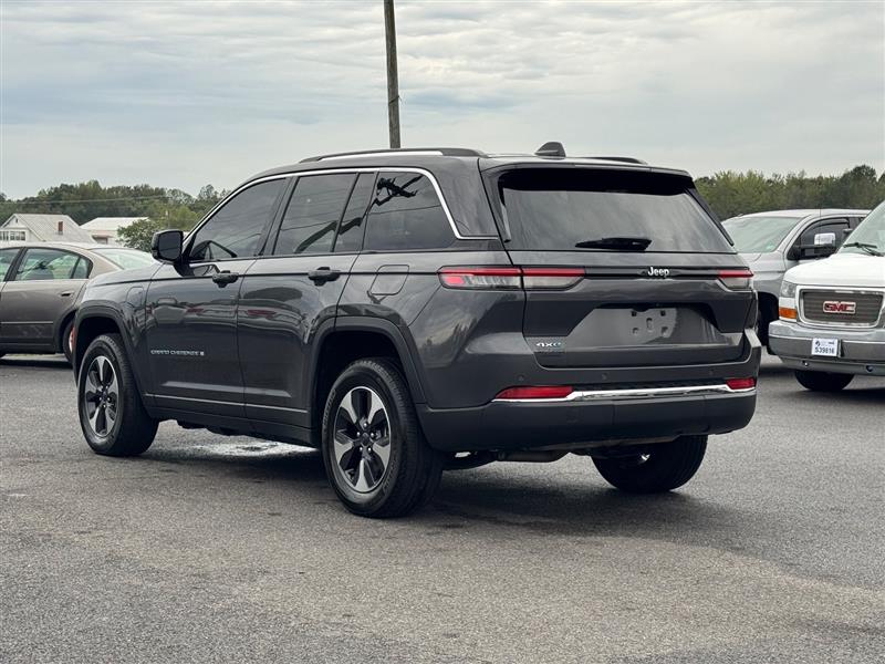 2023 Jeep Cherokee 4xe photo 10