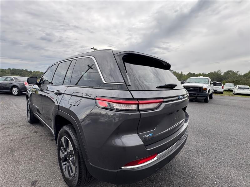 2023 Jeep Cherokee 4xe photo 14