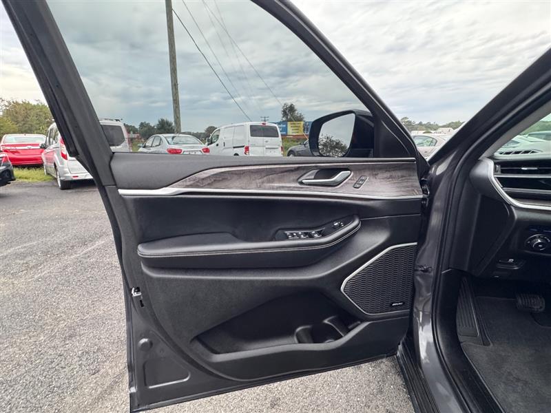 2023 Jeep Cherokee 4xe photo 31