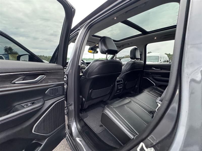 2023 Jeep Cherokee 4xe photo 32