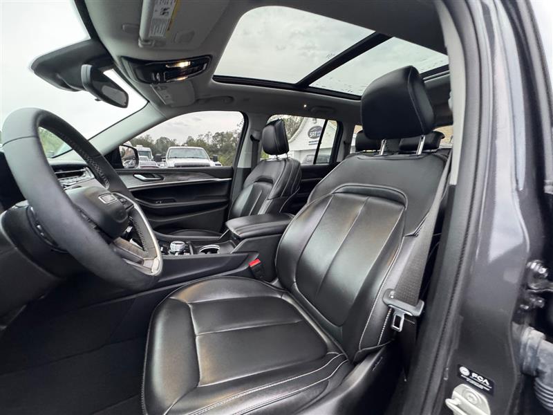 2023 Jeep Cherokee 4xe photo 34