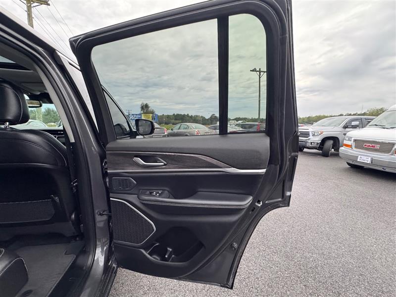 2023 Jeep Cherokee 4xe photo 35