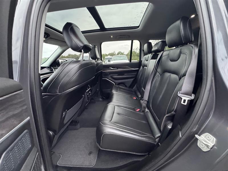 2023 Jeep Cherokee 4xe photo 37
