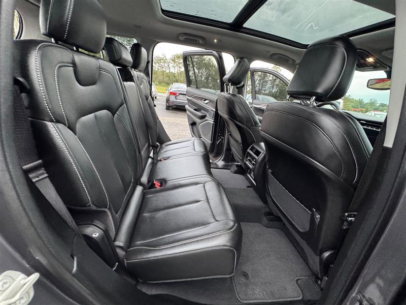 2023 Jeep Cherokee 4xe photo 39