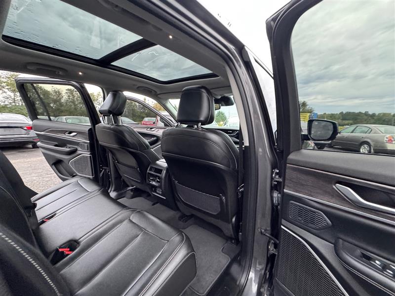 2023 Jeep Cherokee 4xe photo 40