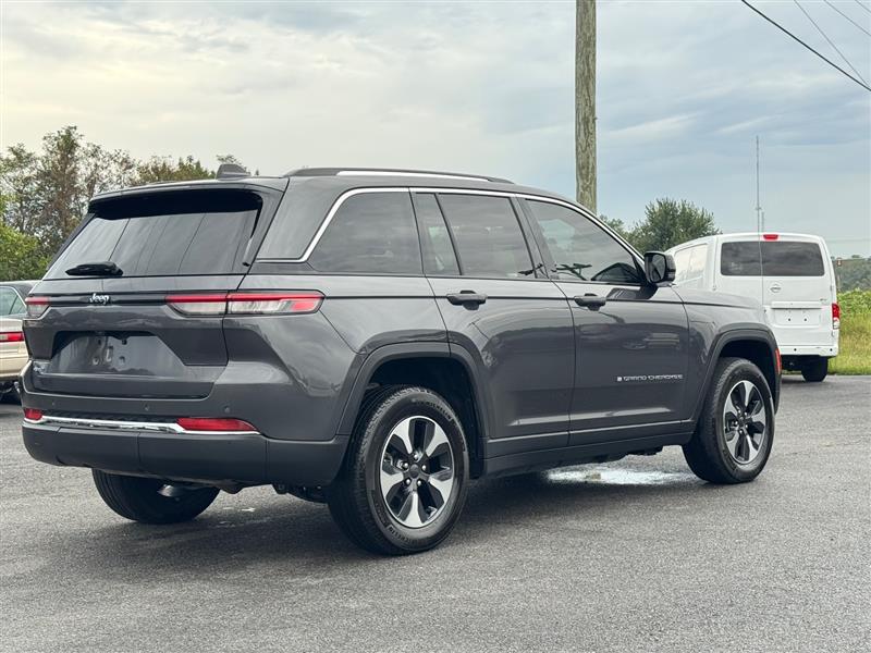 2023 Jeep Cherokee 4xe photo 6