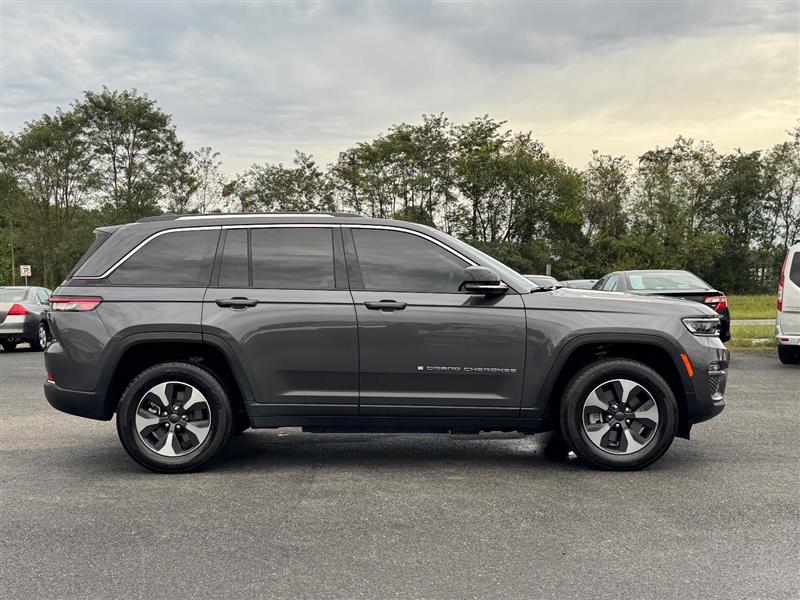 2023 Jeep Cherokee 4xe photo 7