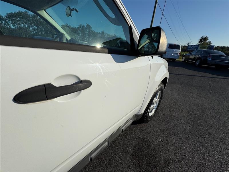 2012 Ford Escape XLS photo 24