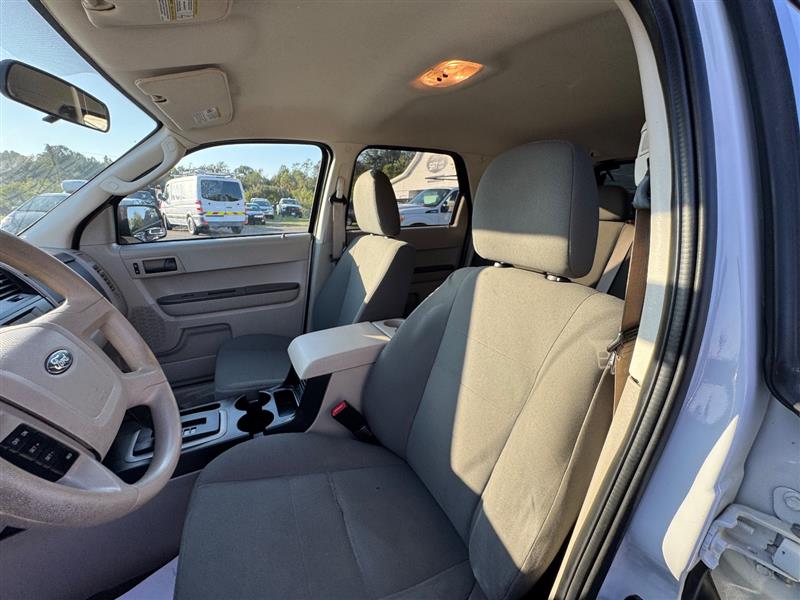 2012 Ford Escape XLS photo 31