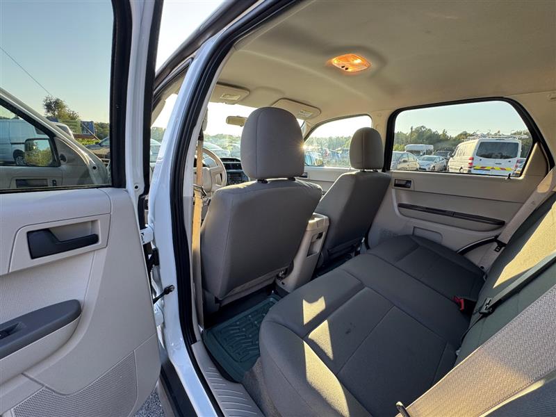 2012 Ford Escape XLS photo 35
