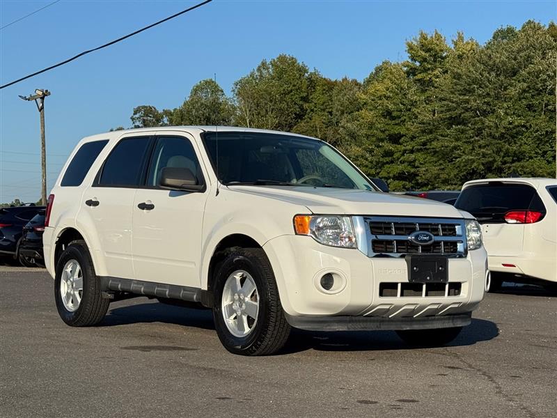 2012 Ford Escape XLS photo 2