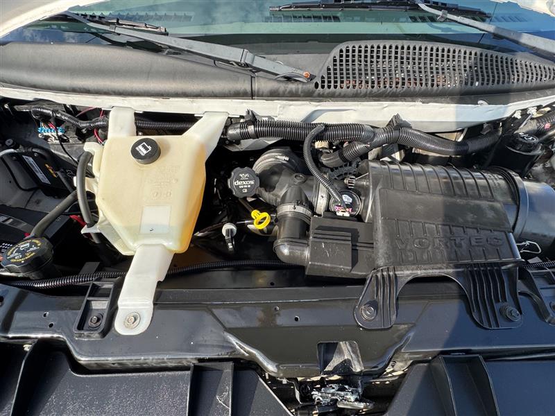 2015 Chevrolet Express LT photo 31