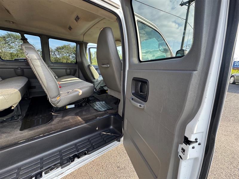 2015 Chevrolet Express LT photo 38