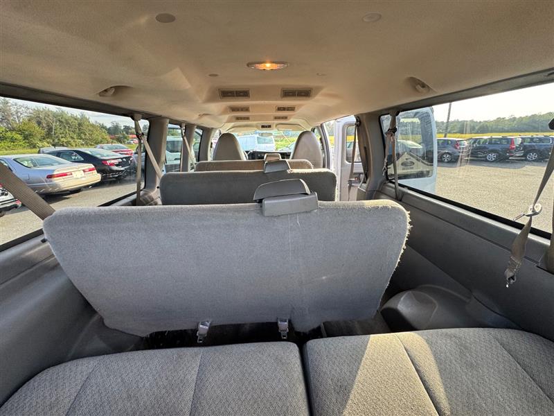 2015 Chevrolet Express LT photo 45