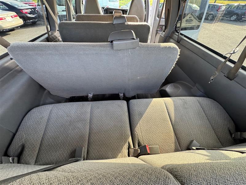 2015 Chevrolet Express LT photo 46