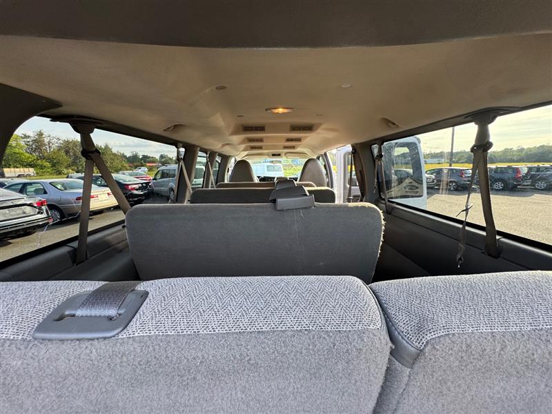 2015 Chevrolet Express LT photo 50