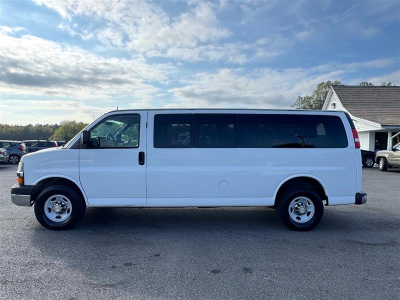 2015 Chevrolet Express LT photo 3