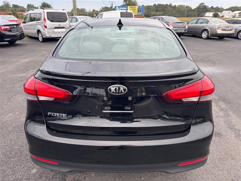 2018 Kia Forte LX Base photo 12