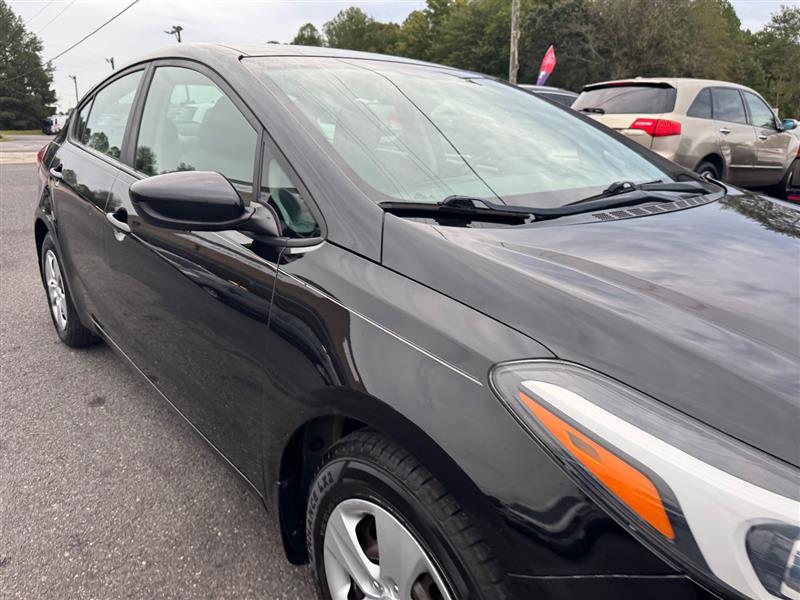 2018 Kia Forte LX Base photo 15