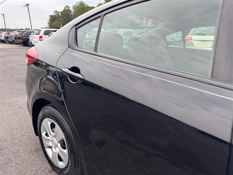 2018 Kia Forte LX Base photo 18