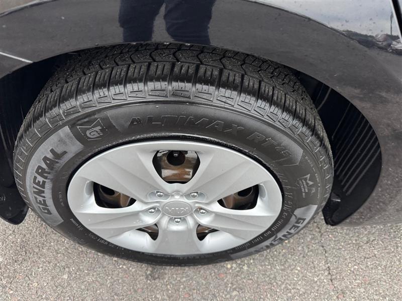2018 Kia Forte LX Base photo 22