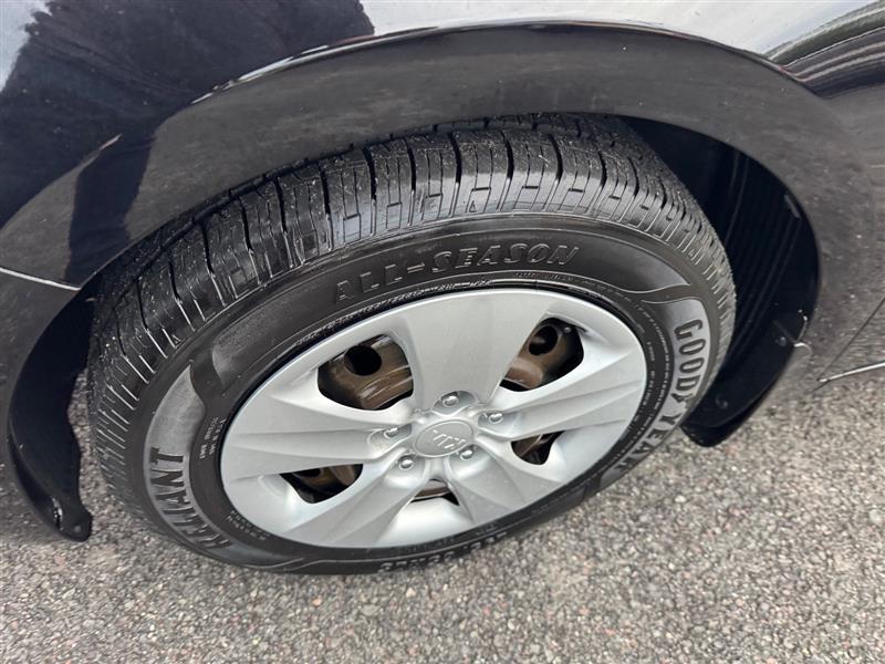 2018 Kia Forte LX Base photo 26