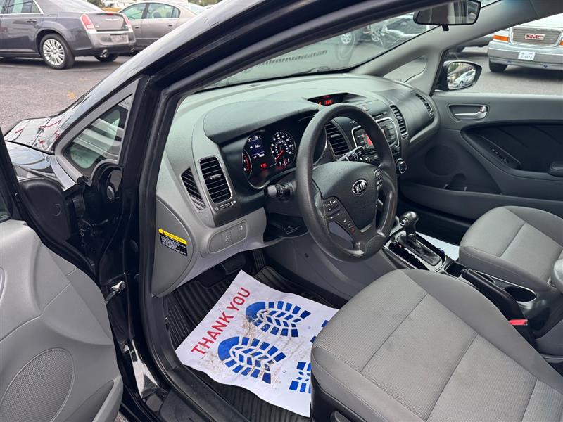 2018 Kia Forte LX Base photo 29