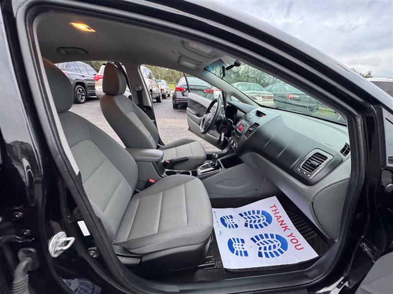 2018 Kia Forte LX Base photo 33