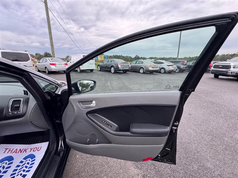 2018 Kia Forte LX Base photo 35