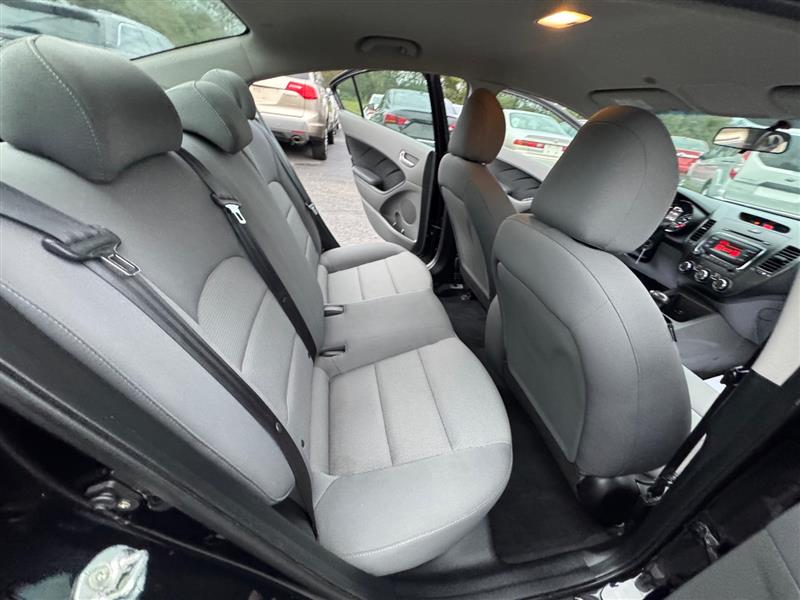 2018 Kia Forte LX Base photo 36