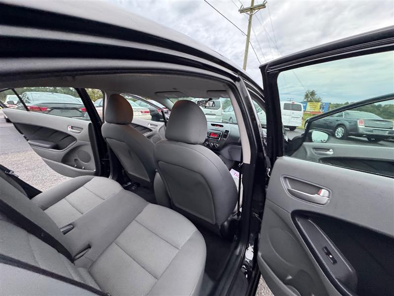 2018 Kia Forte LX Base photo 37