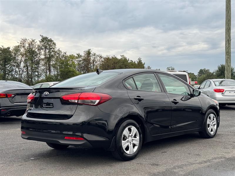 2018 Kia Forte LX Base photo 4