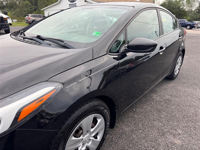 2018 Kia Forte LX Base photo 6