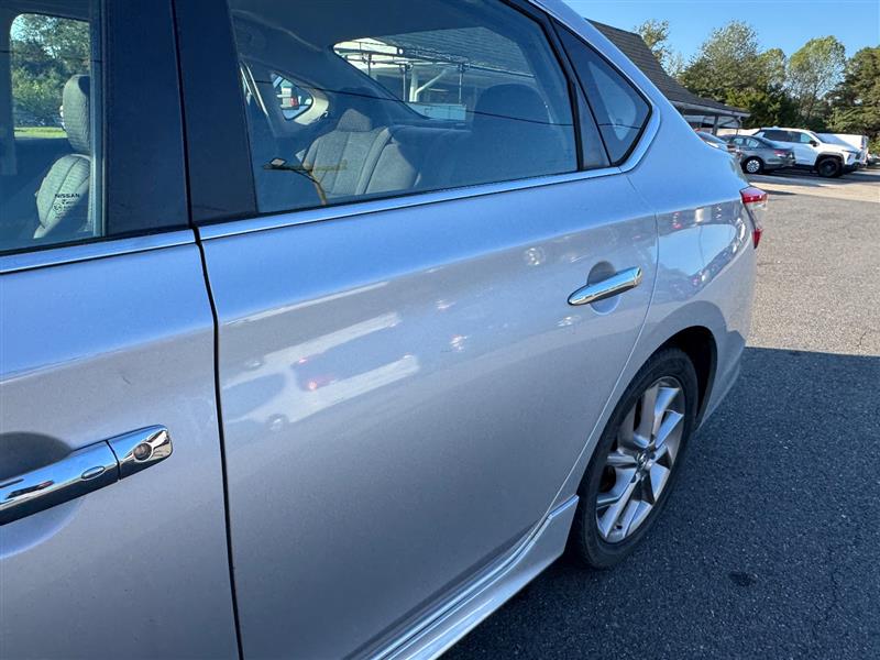 2013 Nissan Sentra SR photo 11