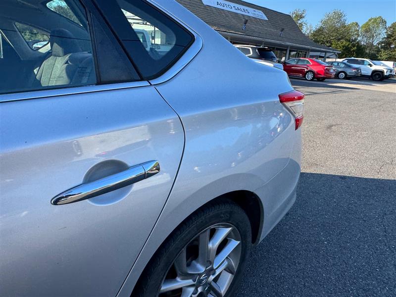 2013 Nissan Sentra SR photo 16