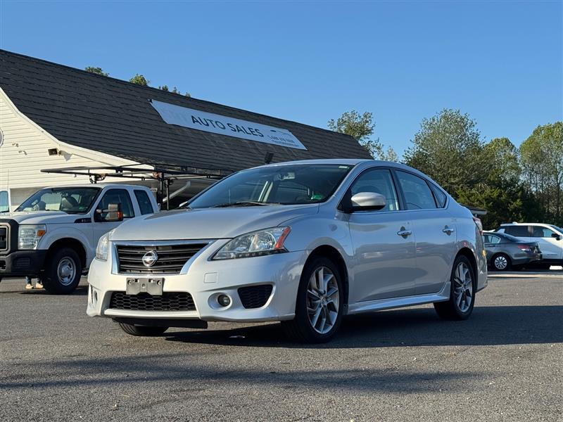 2013 Nissan Sentra SR photo 2