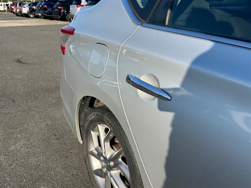 2013 Nissan Sentra SR photo 24
